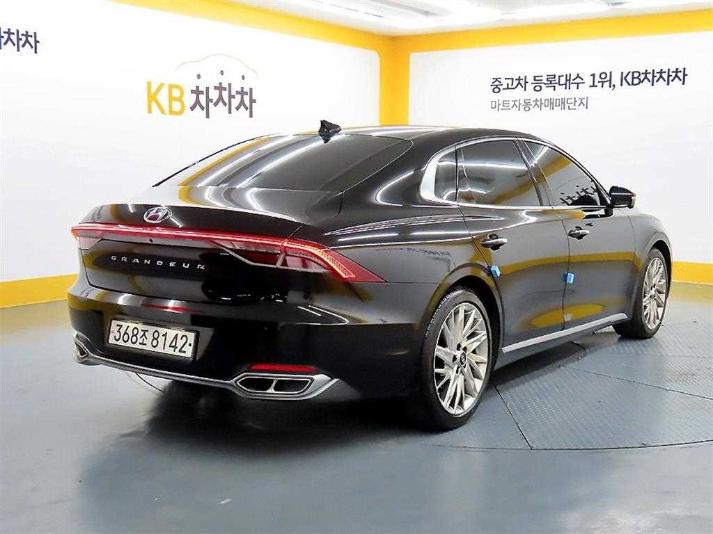 HYUNDAI Grandeur - Vista 4