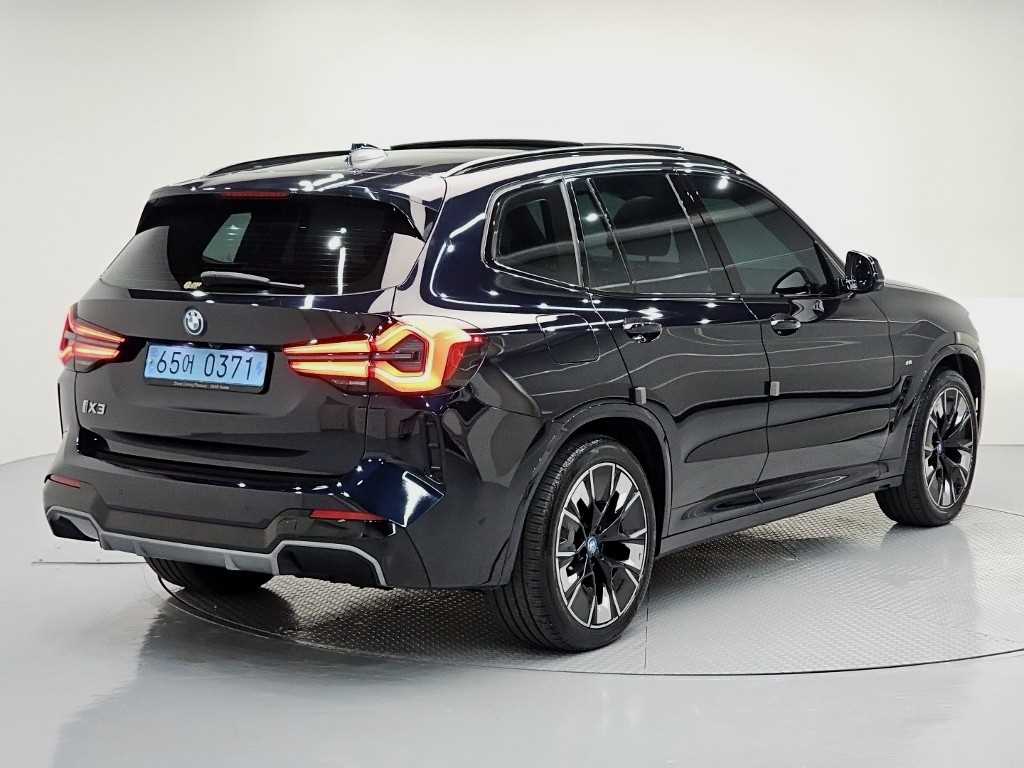 BMW iX3 - Vista 6