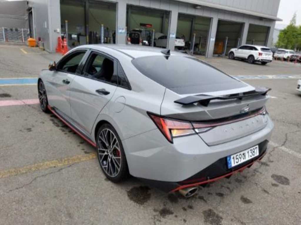 HYUNDAI Avante - Vista 6