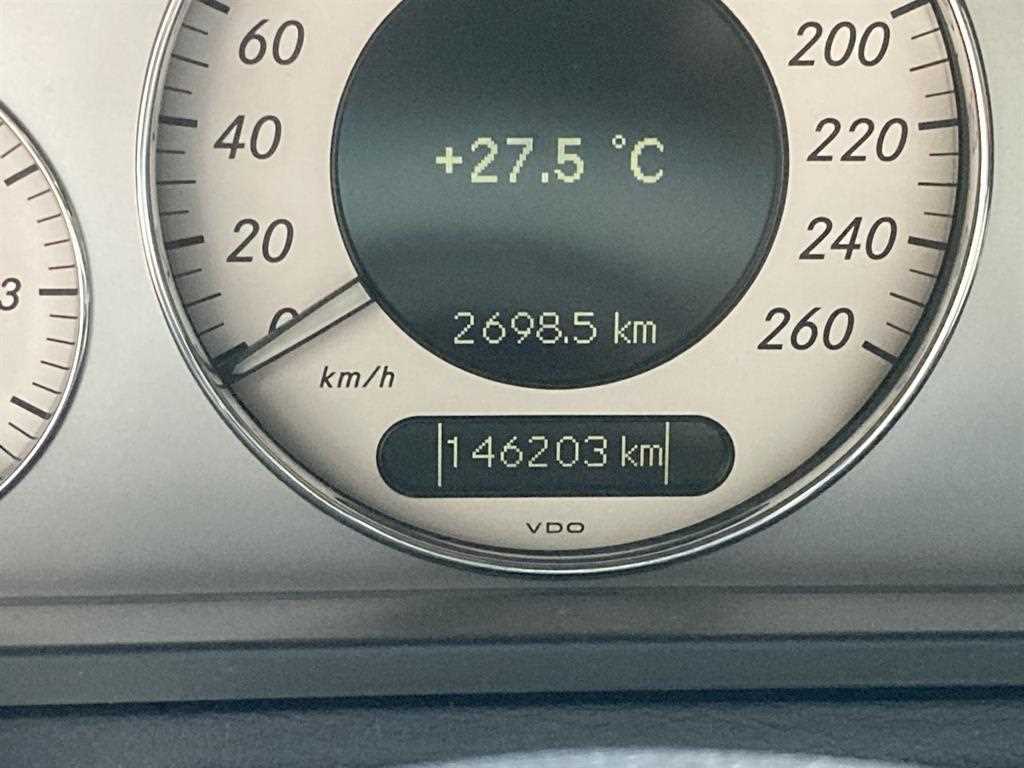 Mercedes Benz E class - Vista 11