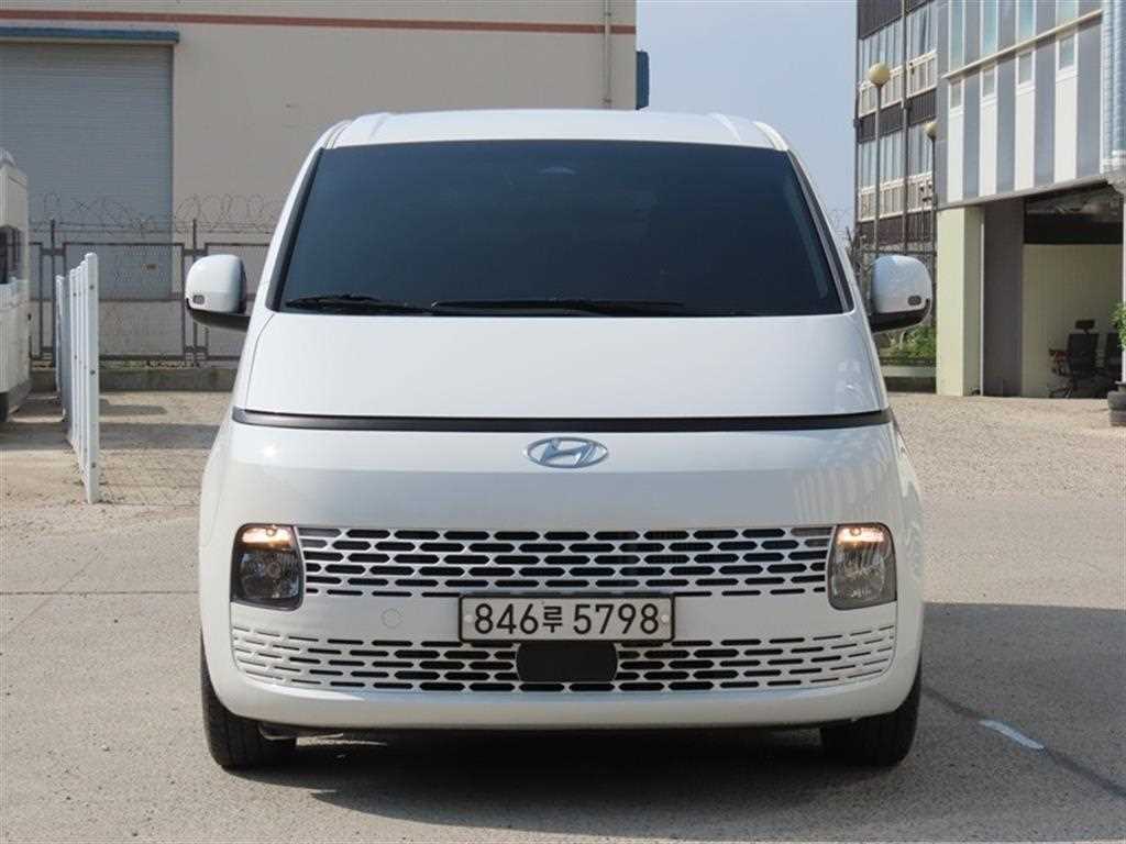 HYUNDAI Staria - Vista 2