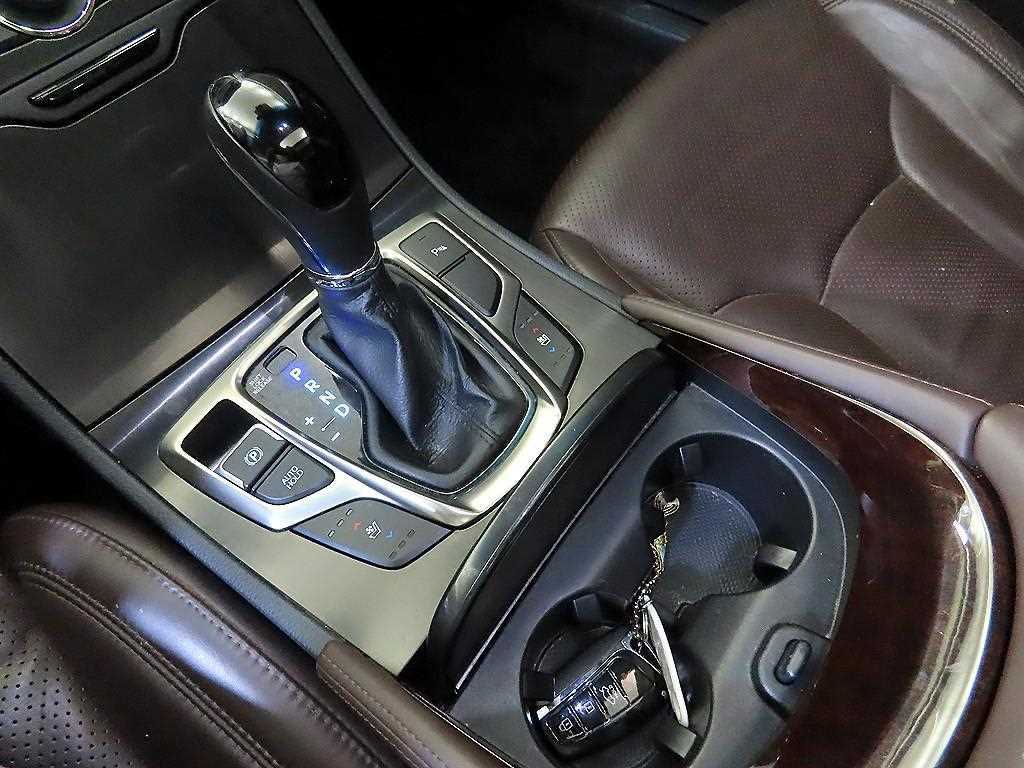HYUNDAI Grandeur - Vista 12