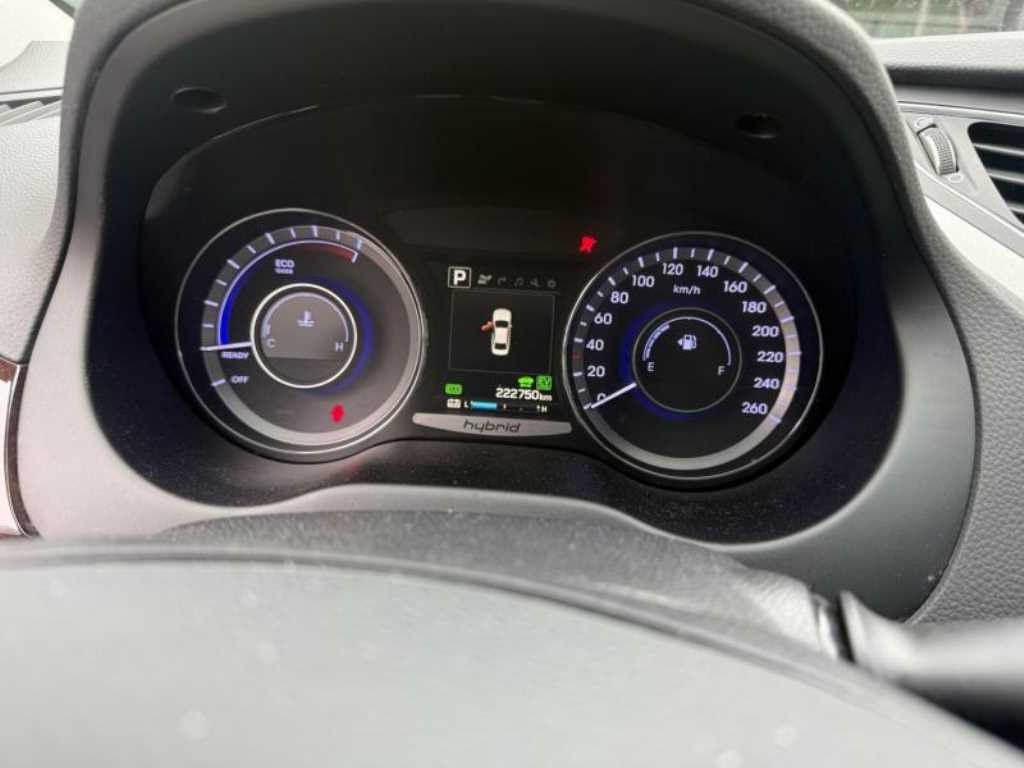HYUNDAI Grandeur - Vista 3