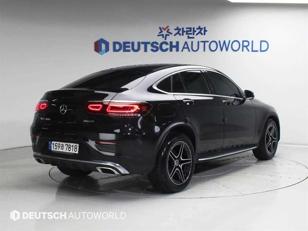 Mercedes Benz GLC Class - Vista 4