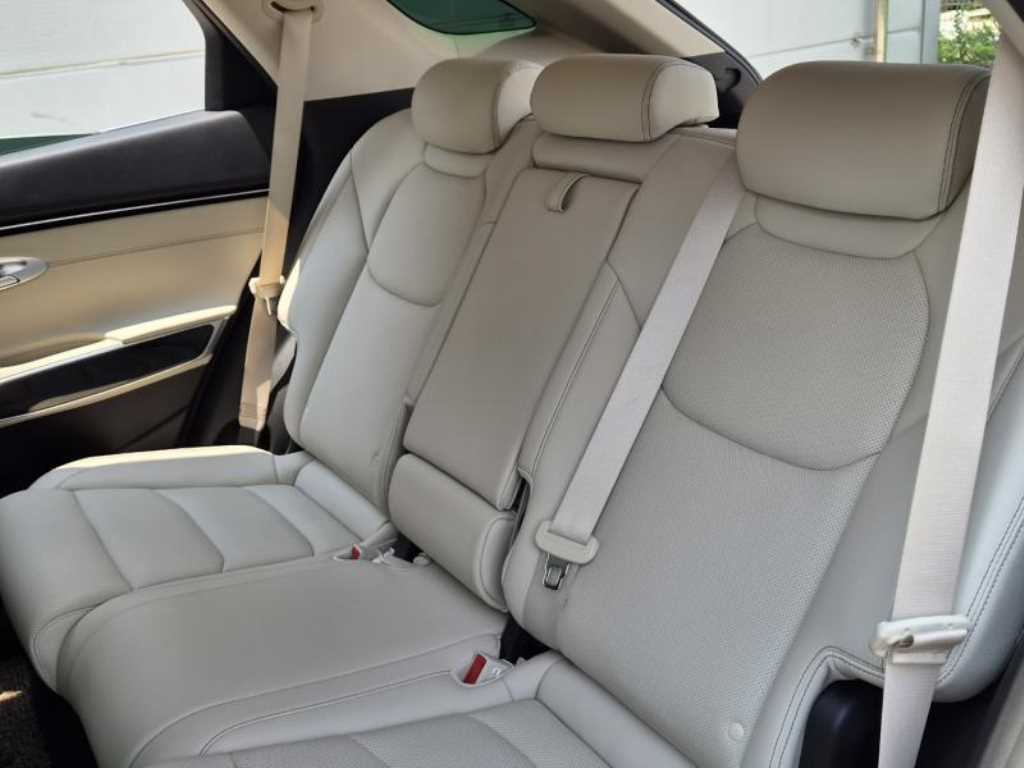 Genesis GV70 2023 Negro - Importación desde Corea - HF Imports Iquique - Foto 15