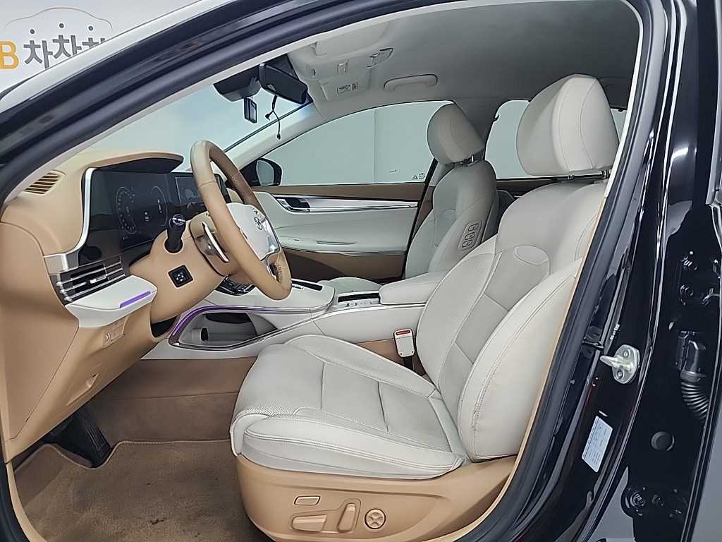 HYUNDAI Grandeur - Vista 11