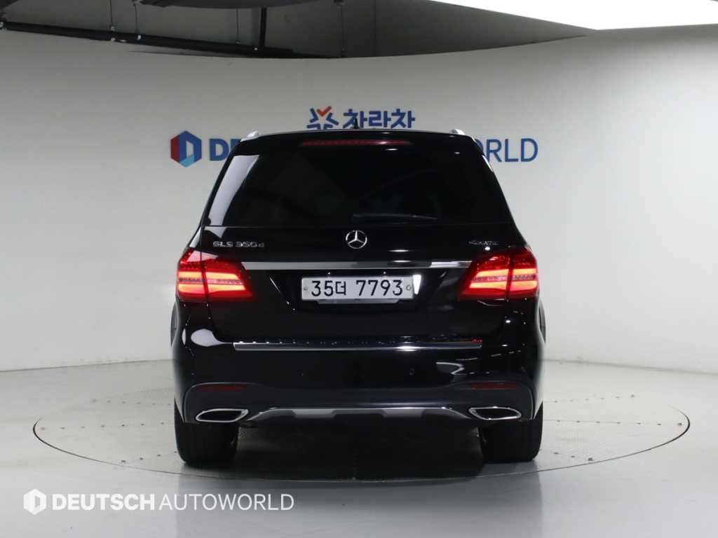 Mercedes Benz GLS Class - Vista 4