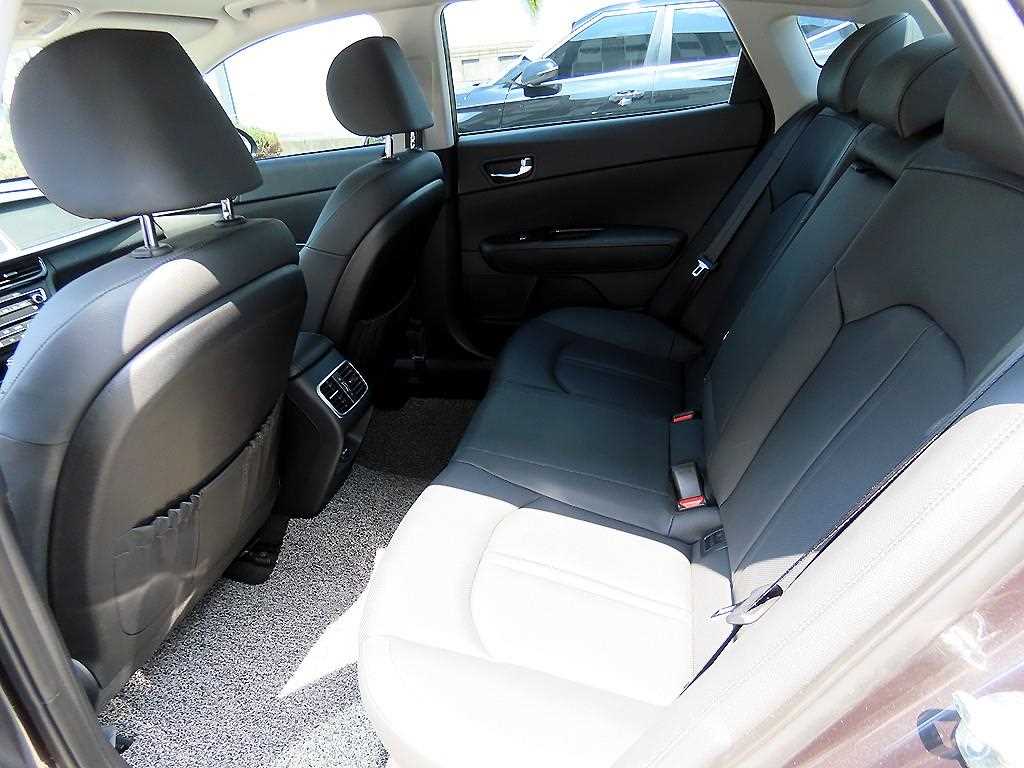 KIA K5 - Vista 6