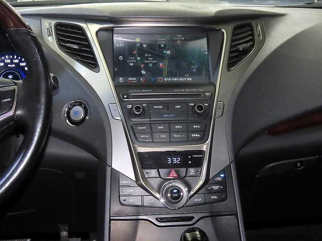 HYUNDAI Grandeur - Vista 11