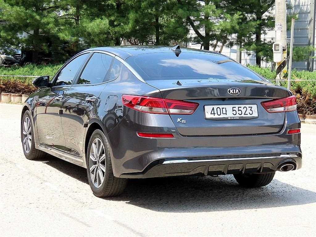 KIA K5 - Vista 3