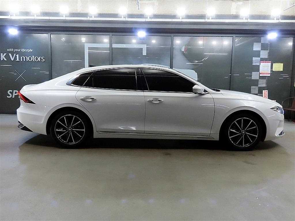 HYUNDAI Grandeur - Vista 3