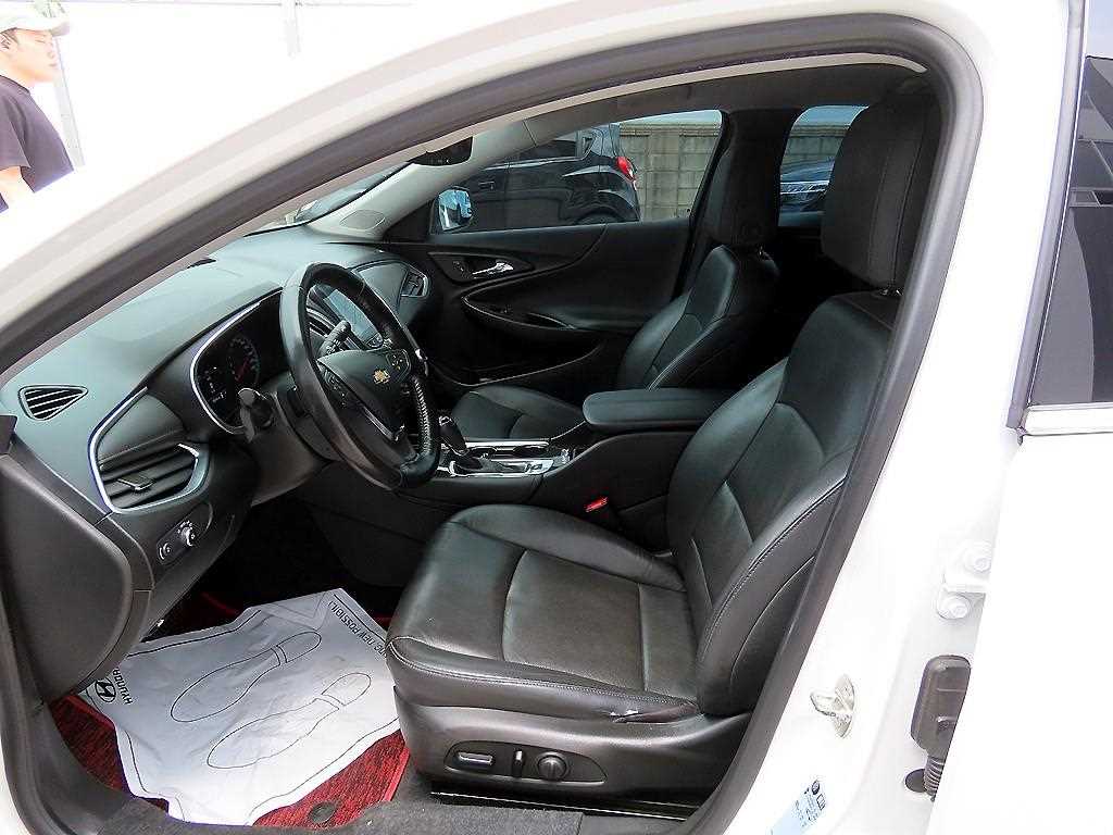 Chevrolet Malibu - Vista 5