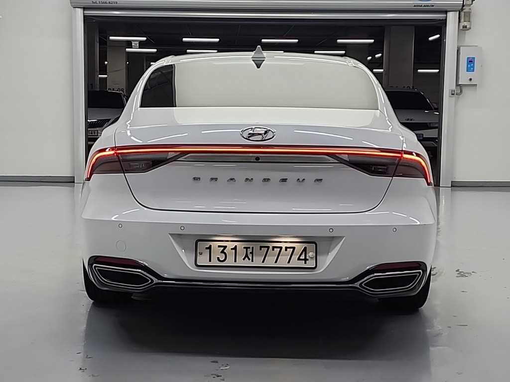 HYUNDAI Grandeur - Vista 3