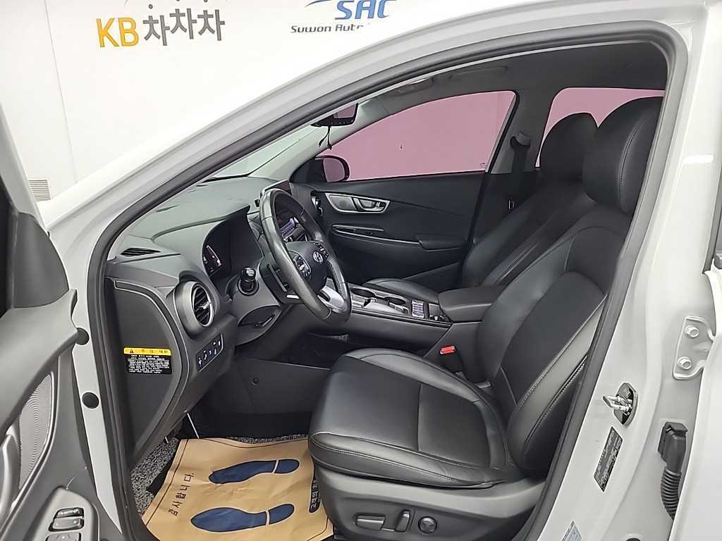 HYUNDAI Kona - Vista 11