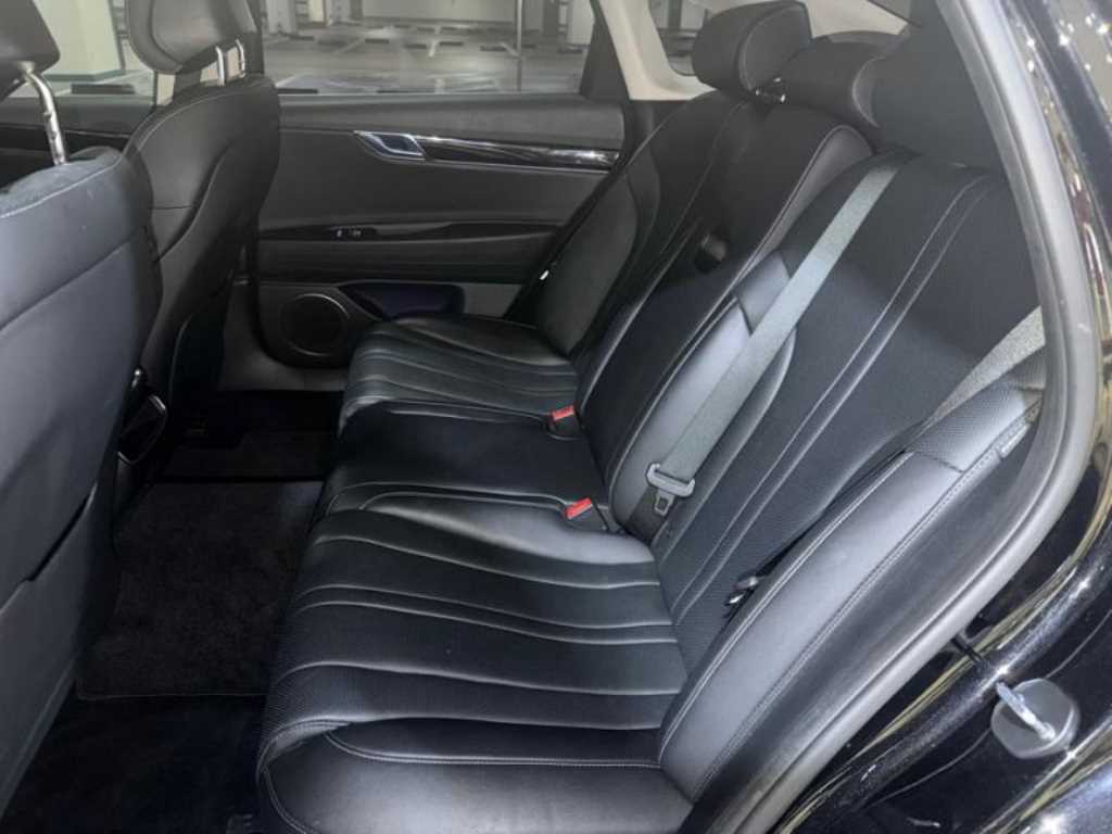 Genesis G80 - Vista 7