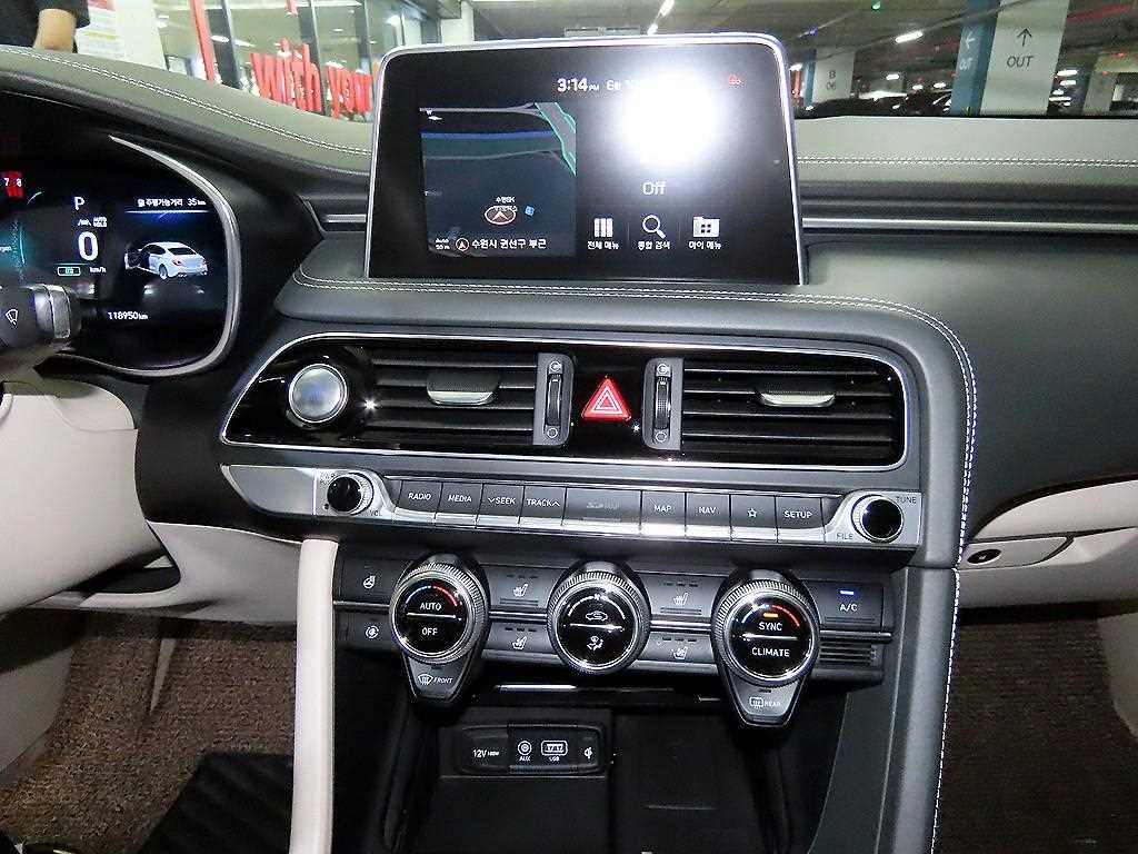 Genesis G70 - Vista 11