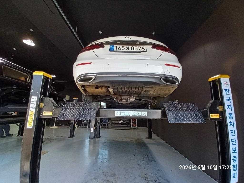 Mercedes Benz E class - Vista 2