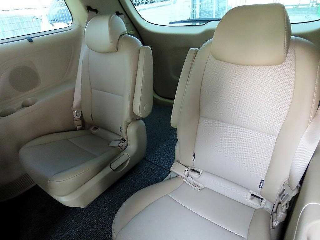 KIA Carnival - Vista 10