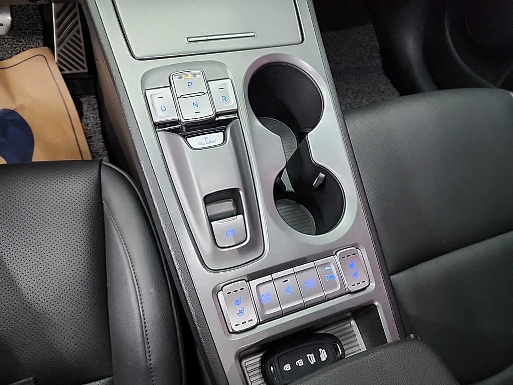 HYUNDAI Kona - Vista 8