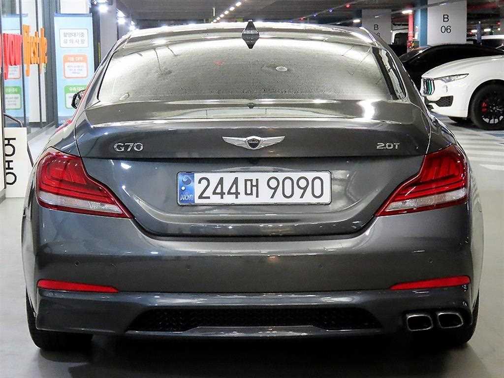 Genesis G70 - Vista 5