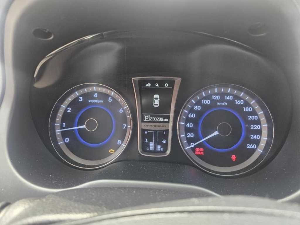 HYUNDAI Grandeur - Vista 3