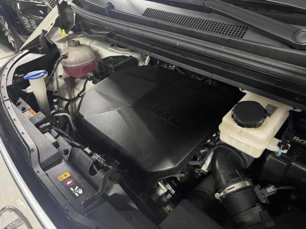 HYUNDAI Staria - Vista 5