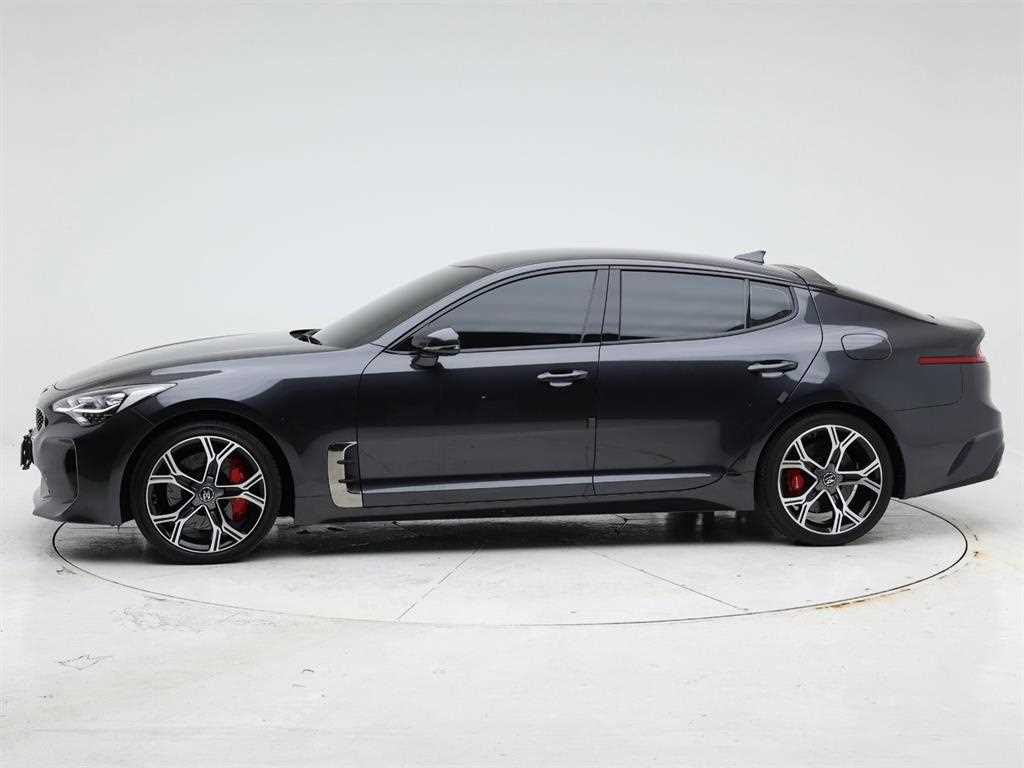 KIA Stinger - Vista 3