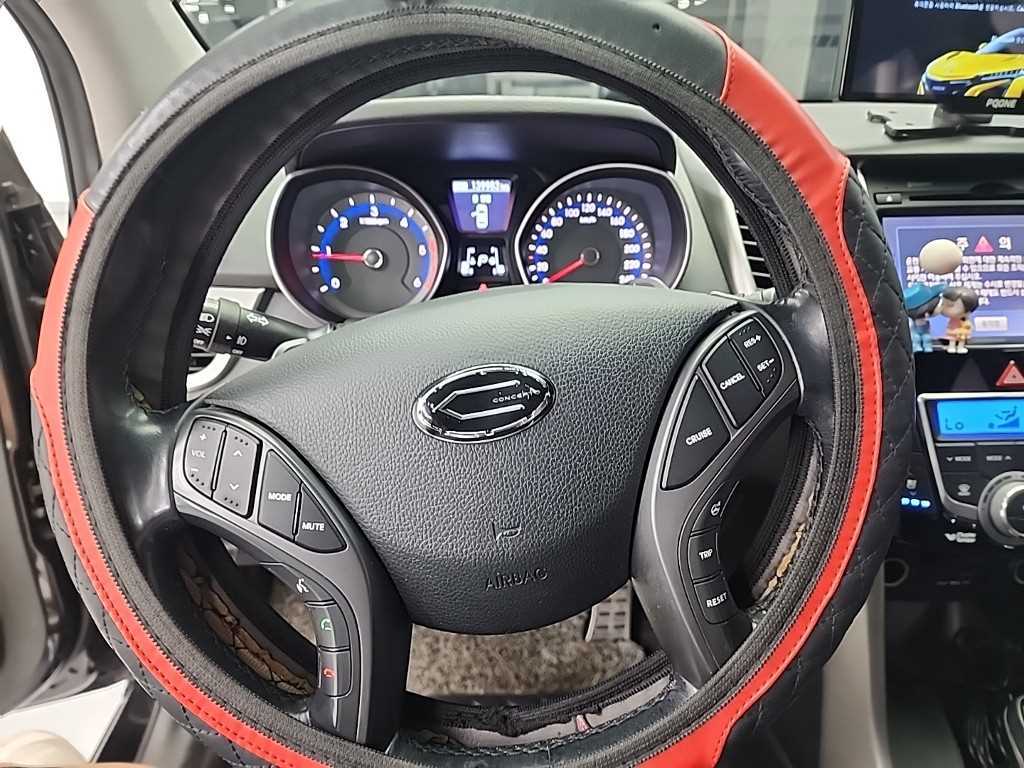 HYUNDAI i30 - Vista 9
