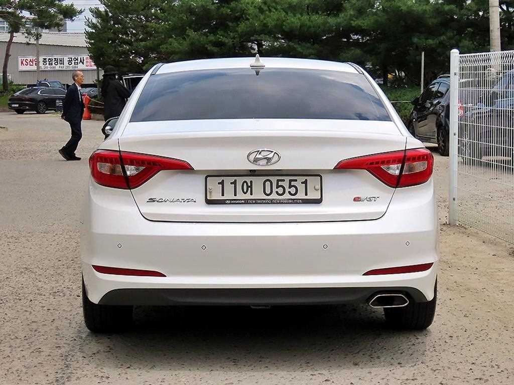 HYUNDAI Sonata - Vista 4