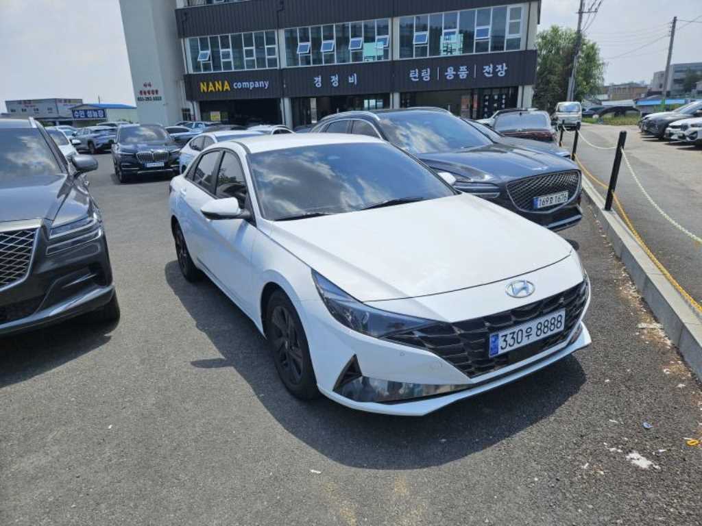 HYUNDAI Avante - Vista 2