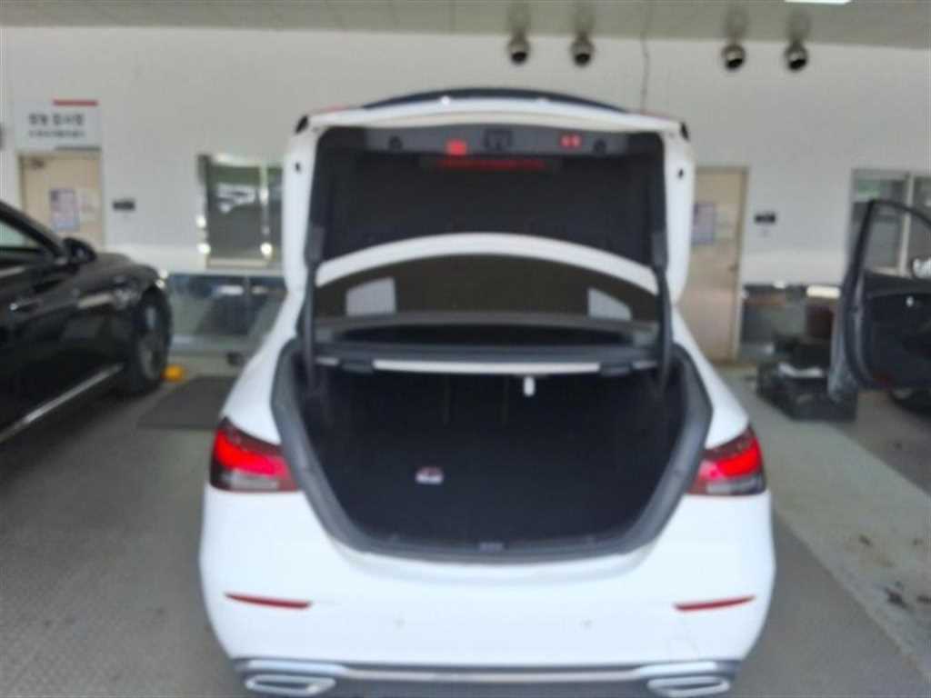 Mercedes Benz E class - Vista 11