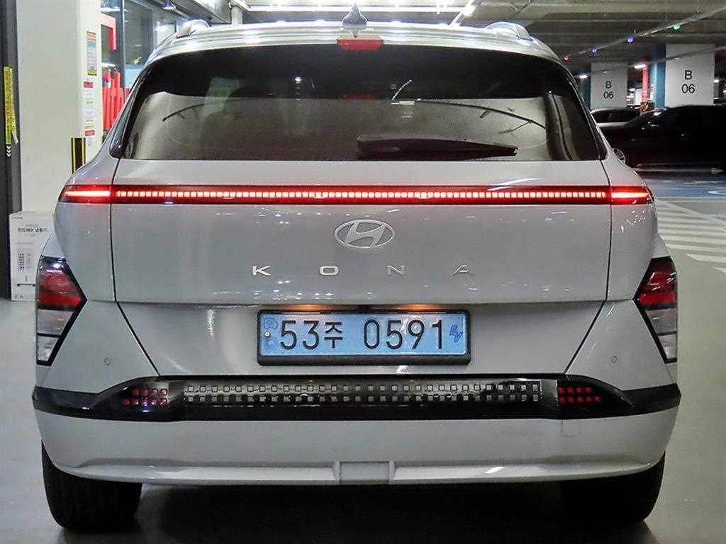 HYUNDAI Kona - Vista 5