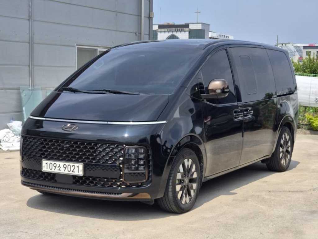 HYUNDAI Staria 2023