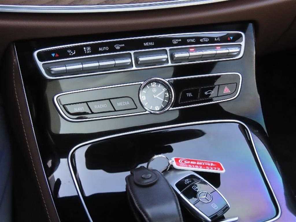 Mercedes Benz E class - Vista 9