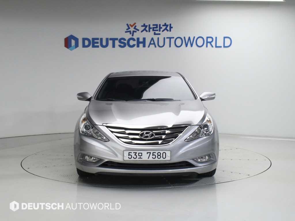 HYUNDAI Sonata - Vista 3