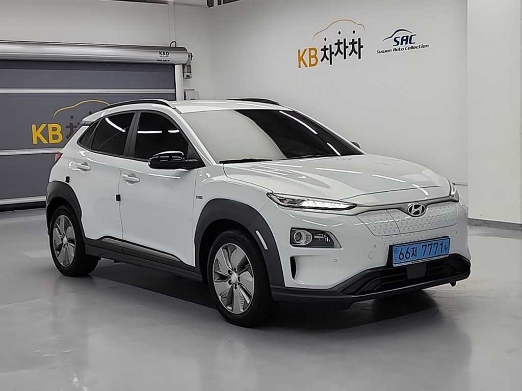 HYUNDAI Kona - Vista 4