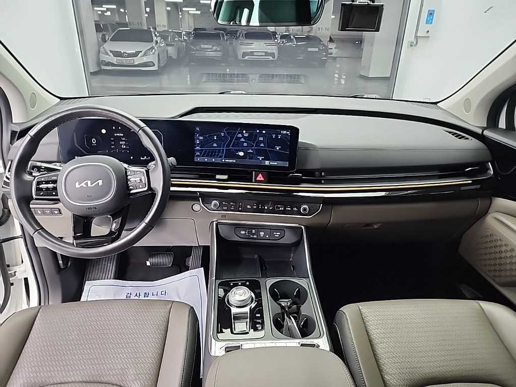 KIA Carnival - Vista 9