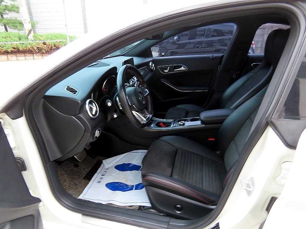 Mercedes Benz CLA Class - Vista 5