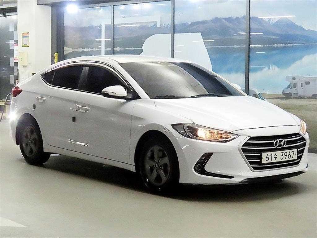 HYUNDAI Avante 2018 Blanco - Importación desde Corea - HF Imports Iquique - Foto 1