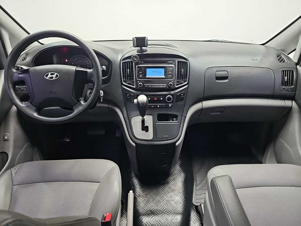 HYUNDAI Starex - Vista 9