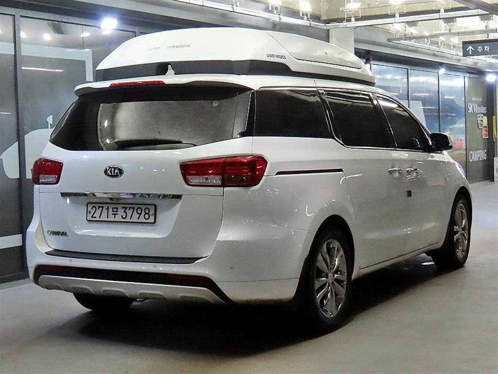 KIA Carnival - Vista 4