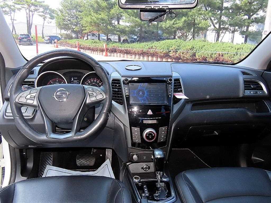 Ssangyong Tivoli - Vista 9