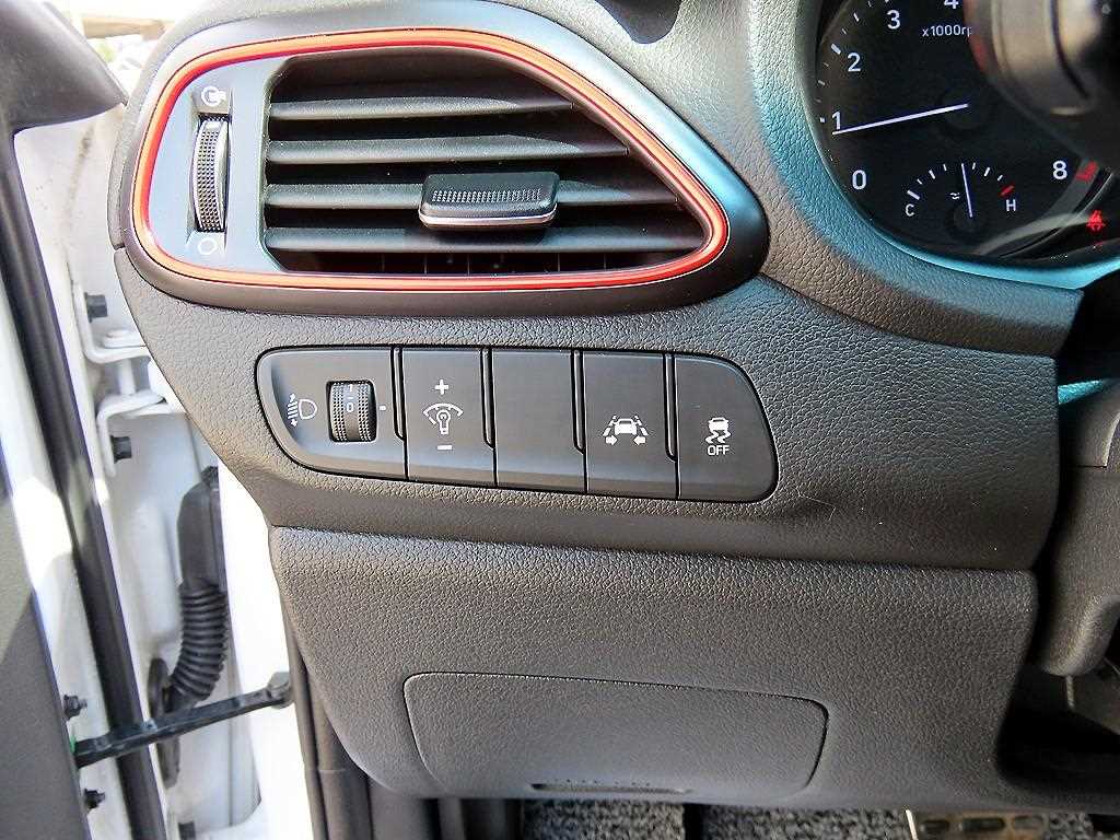 HYUNDAI i30 - Vista 12