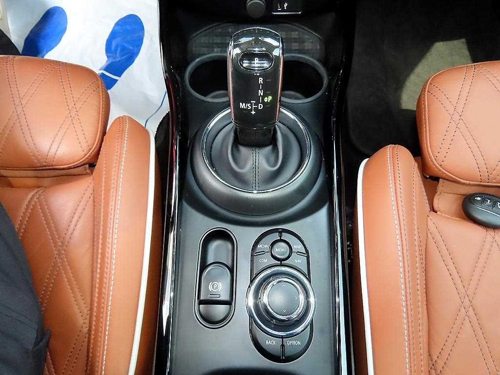 Mini Clubman - Vista 11