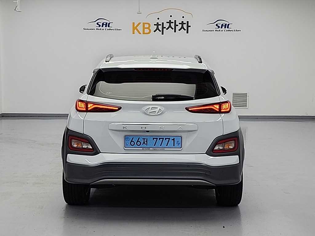 HYUNDAI Kona - Vista 3