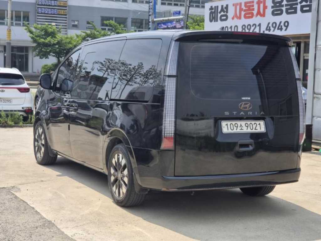 HYUNDAI Staria - Vista 7