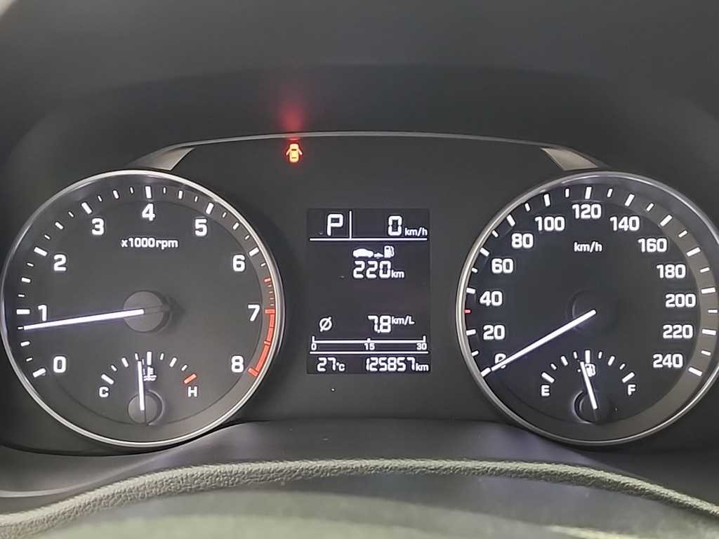 HYUNDAI Avante - Vista 6