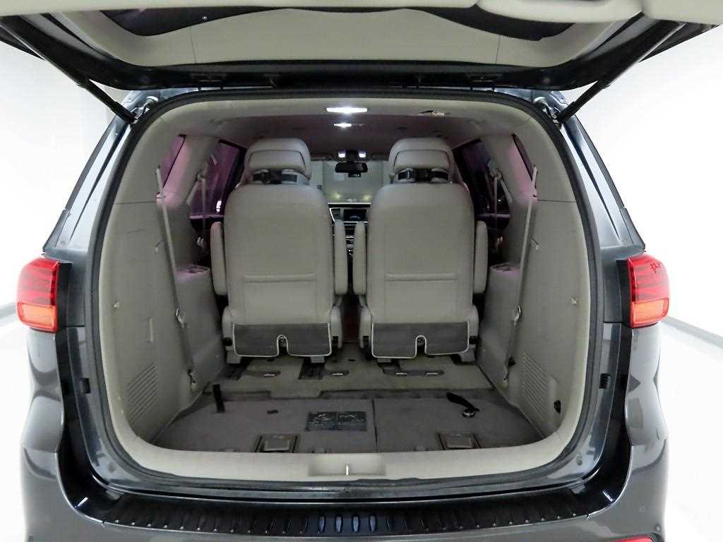 KIA Carnival - Vista 7