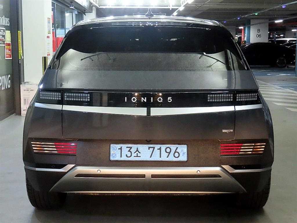 HYUNDAI Ioniq 5 - Vista 7