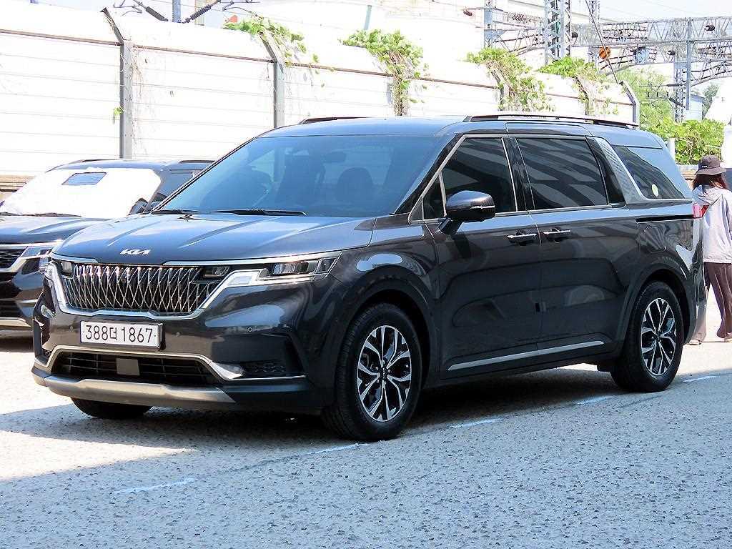 KIA Carnival - Vista 4